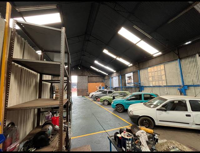 1,700M² WORKSHOP FOR SALE IN DAGGAFONTEIN
